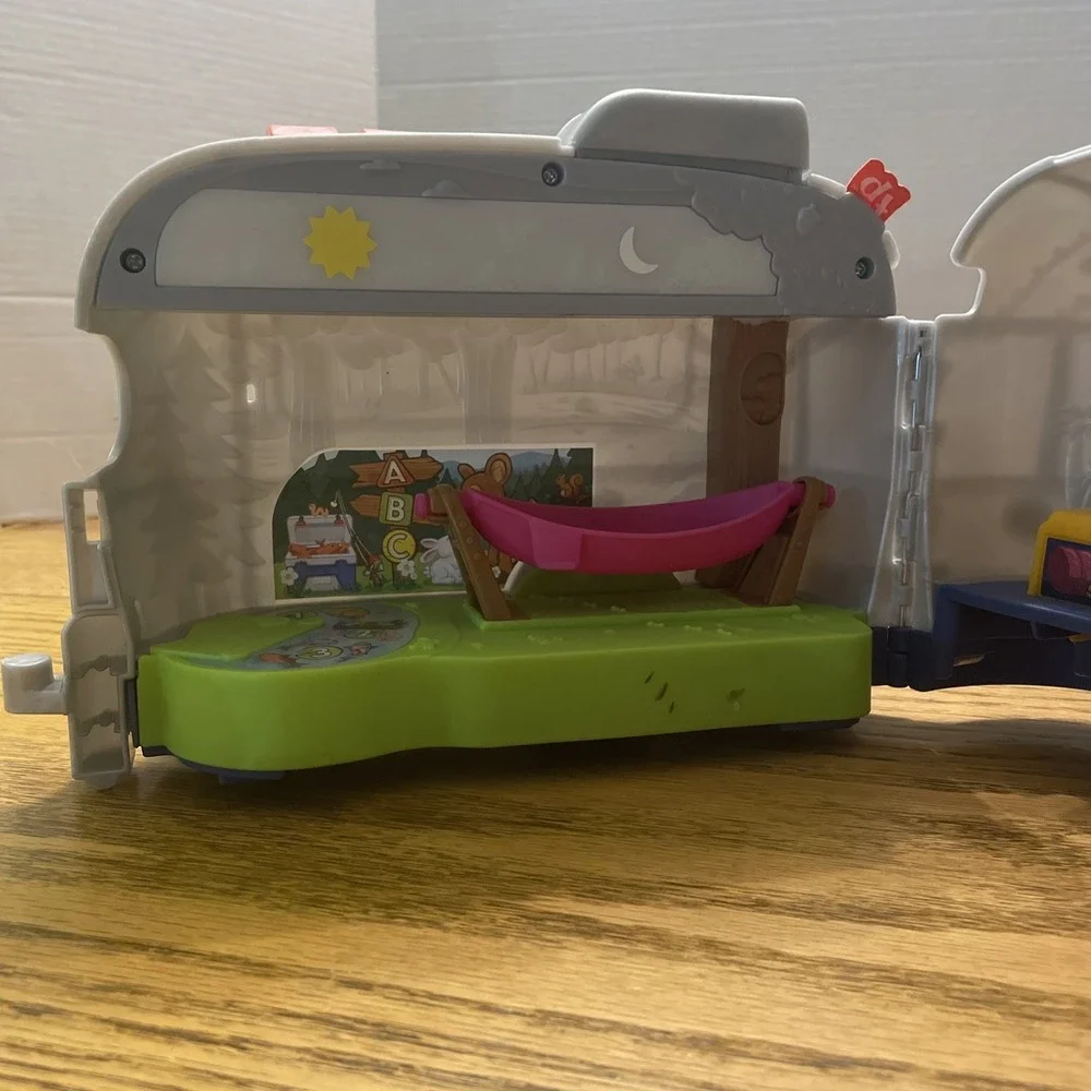 Fisher Price Little People Learning RV Camper TRAILER Songs Sound Lights Hammock
